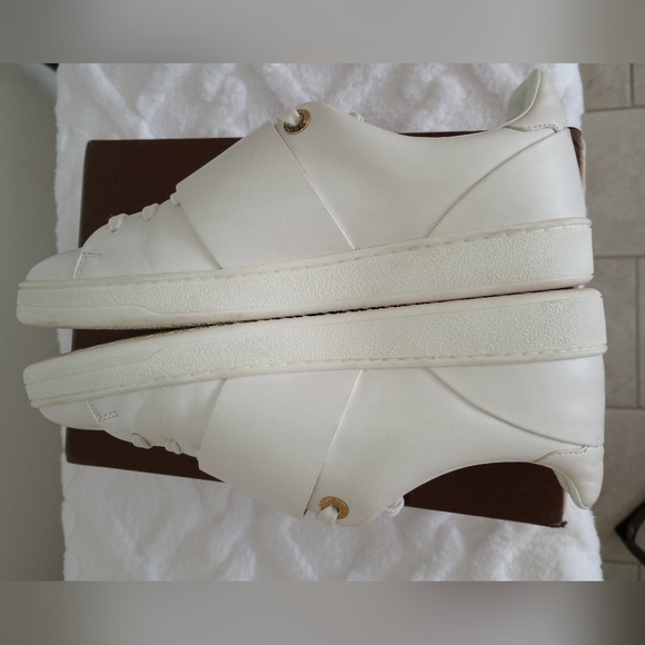 Louis Vuitton Shoes - Picture 3 of 8